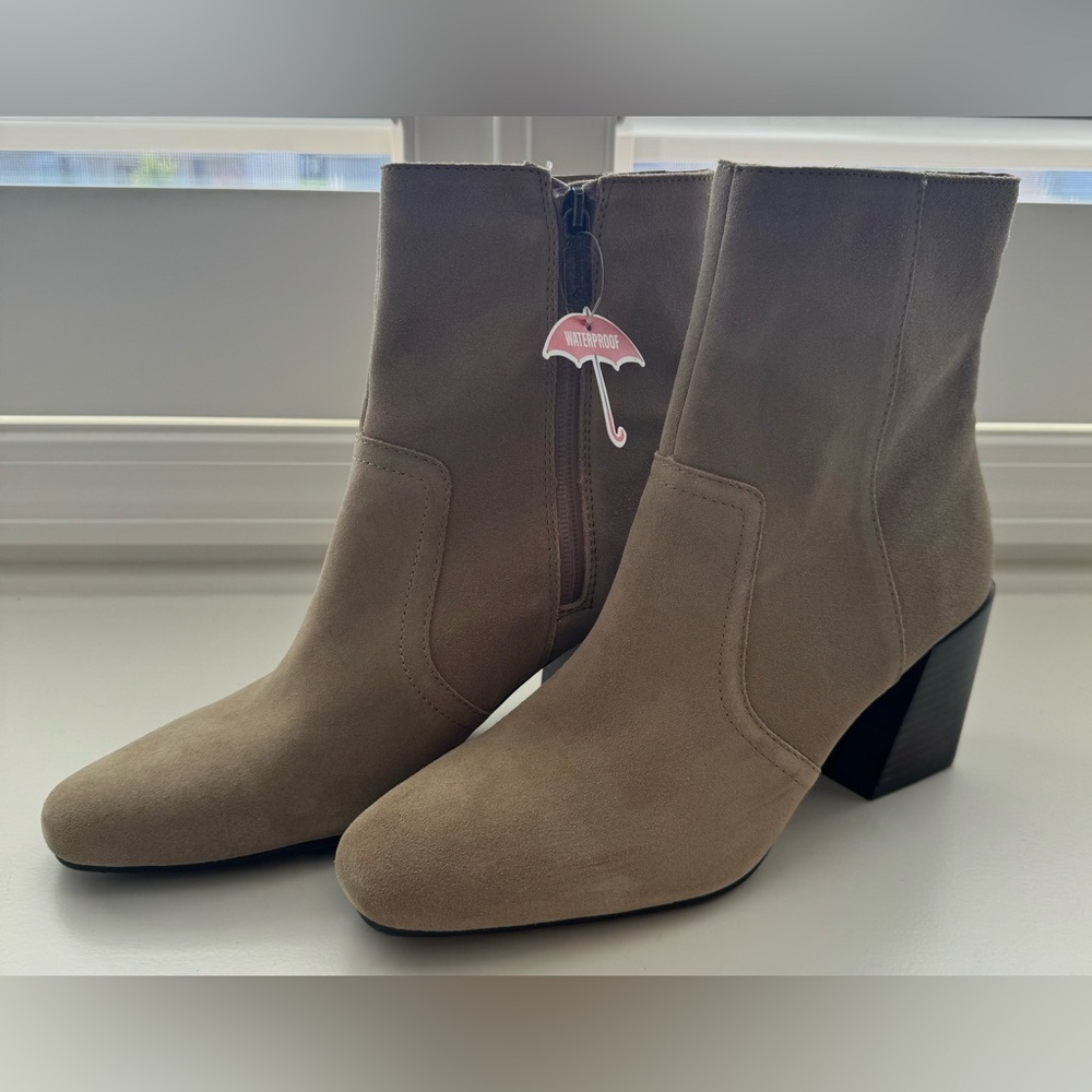 Blondo‎ Women's Sadie Ankle Boot 9.5 Taupe Suede Waterproof